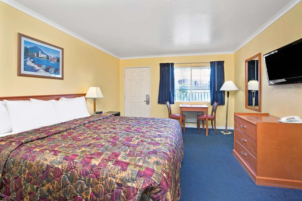 Knights Inn Santa Cruz Quarto foto